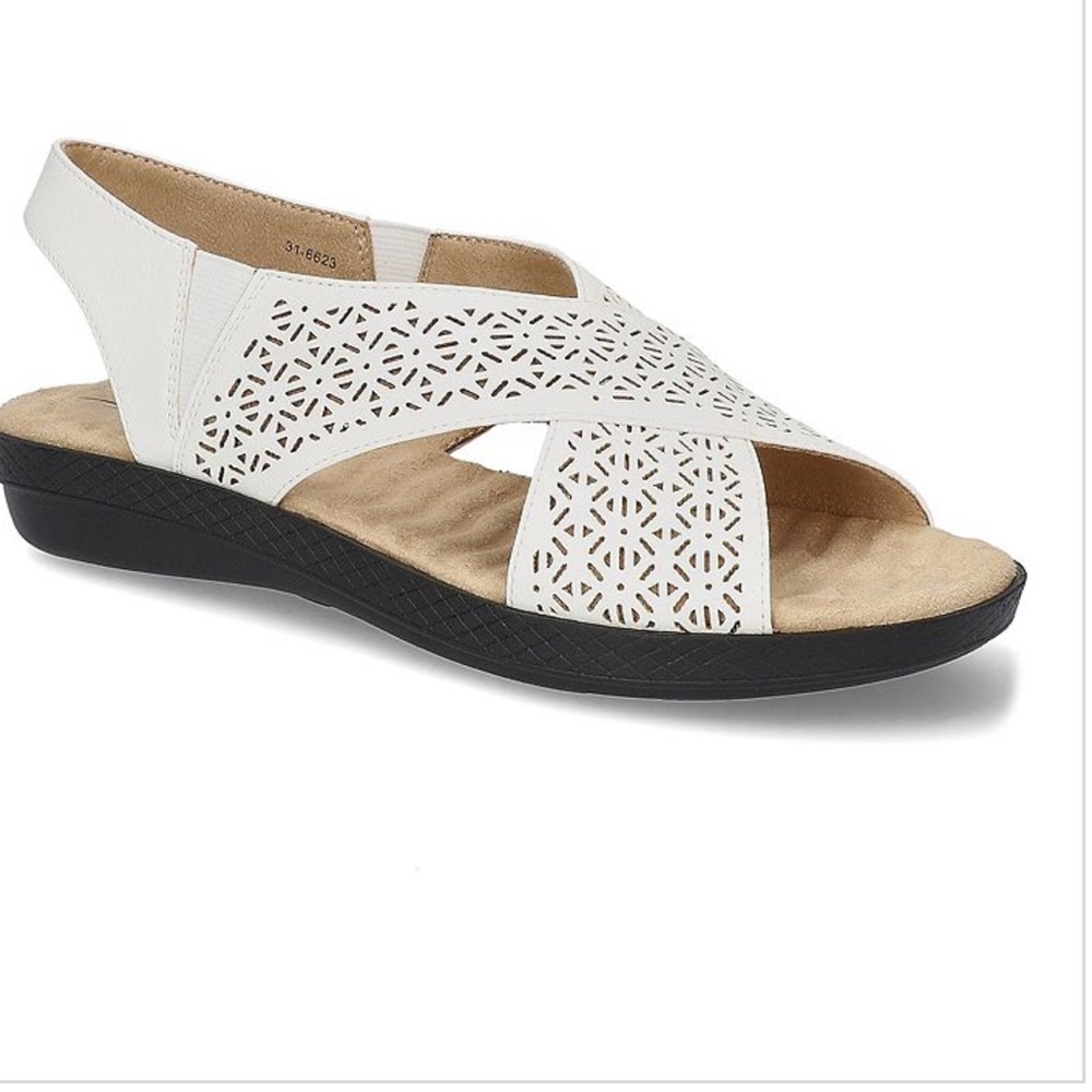 Easy Street  comfort wave Claudia women's slingback sandals. Size 8 1/2
